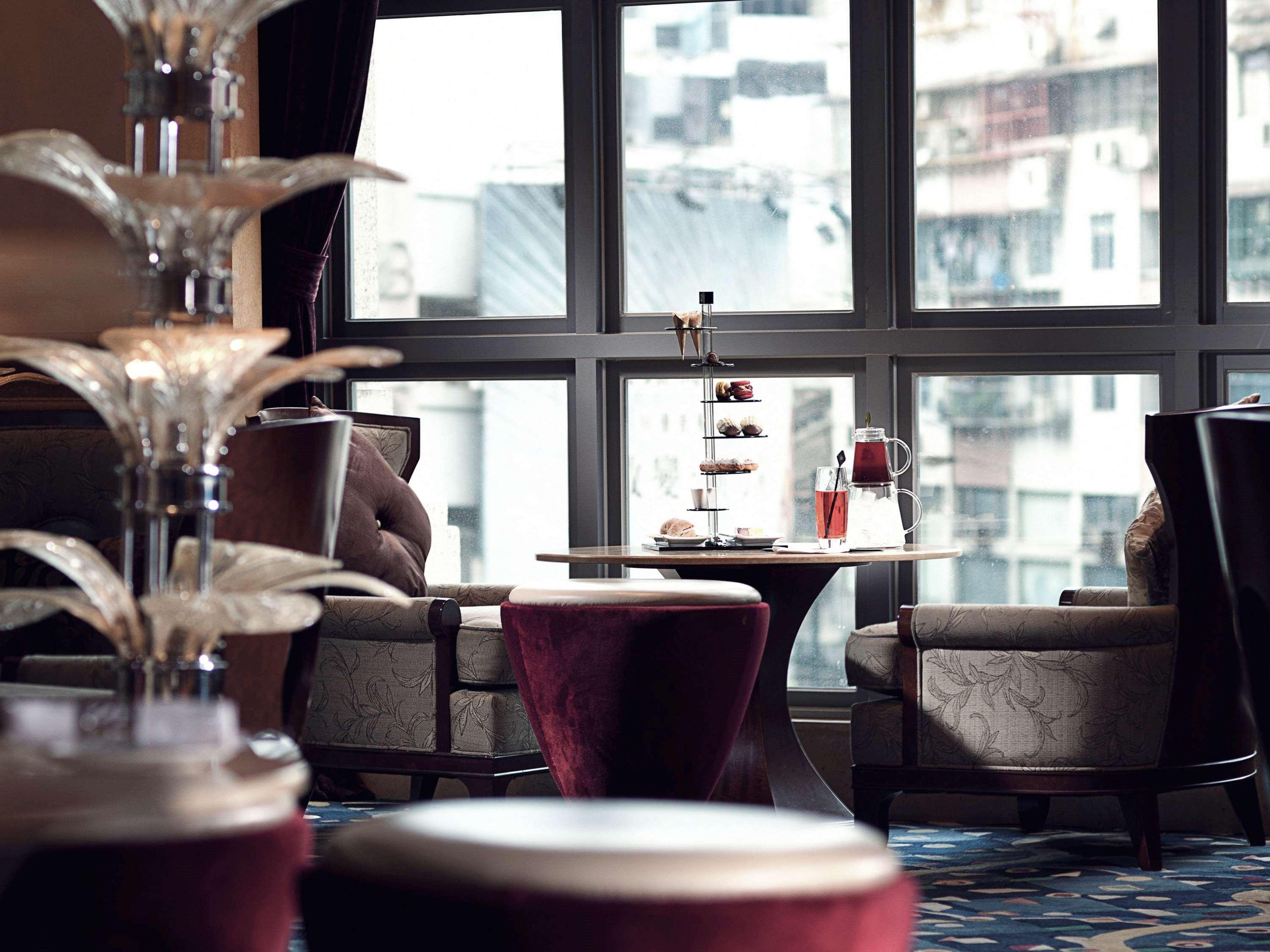 Sofitel Macau At Ponte 16 Hotell Eksteriør bilde The Club Lounge at the Hong Kong International Convention and Exhibition Centre
