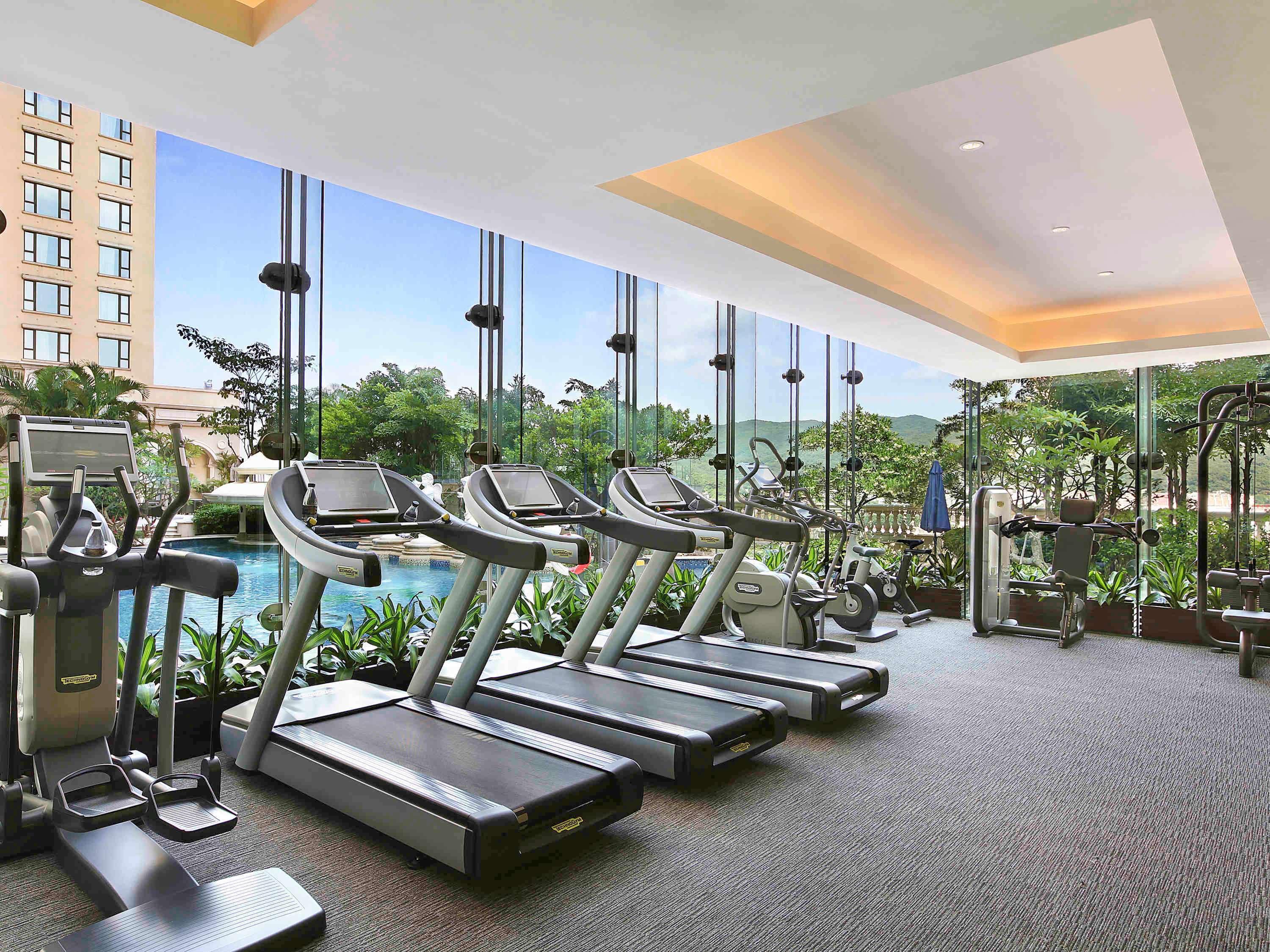 Sofitel Macau At Ponte 16 Hotell Eksteriør bilde The gym at the hotel
