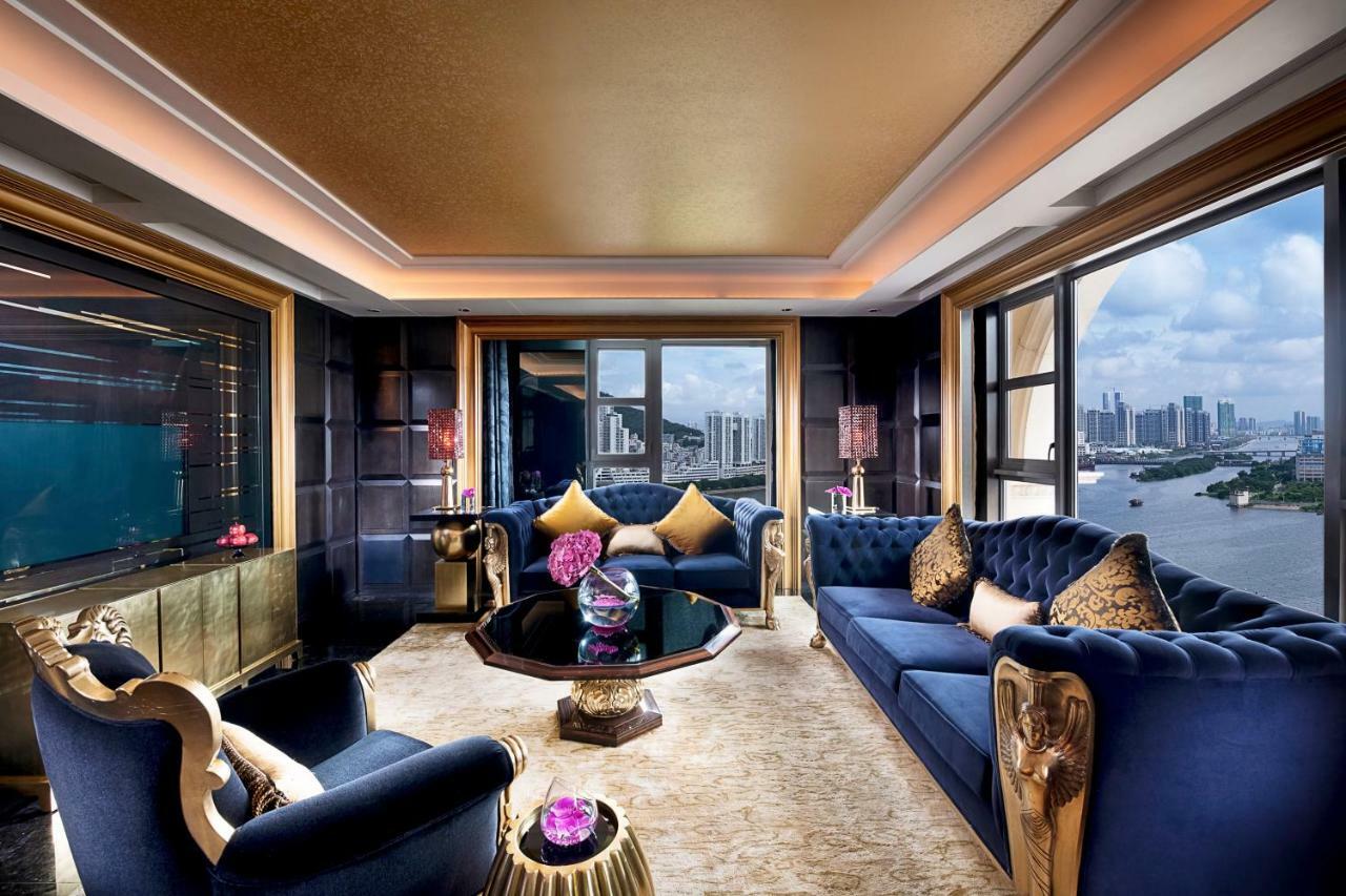 Sofitel Macau At Ponte 16 Hotell Eksteriør bilde The living room of a Presidential Suite